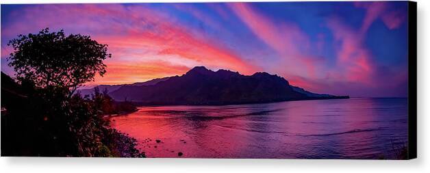 Kahana Bay Sunset Panorama - Canvas Print